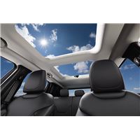 388_news_Renegade_Trailhawk_interior_MySky.jpg