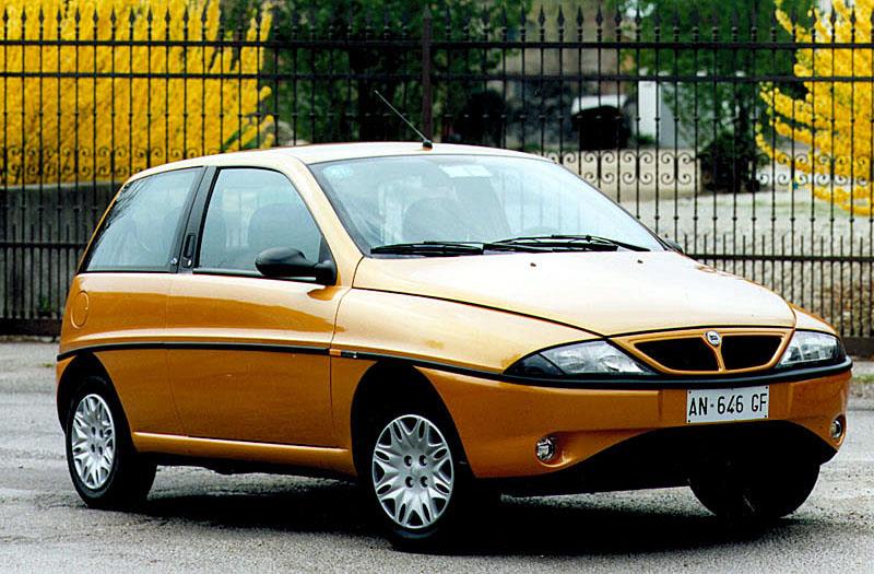 0316158-Lancia-Ypsilon-1_2-elefantino-blu-1998.jpg