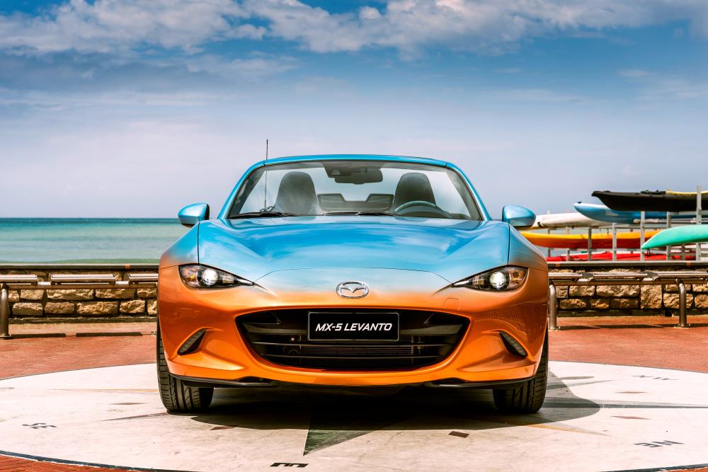 mazda_mx-5_levanto_by_garage_italia_customs_4.jpg