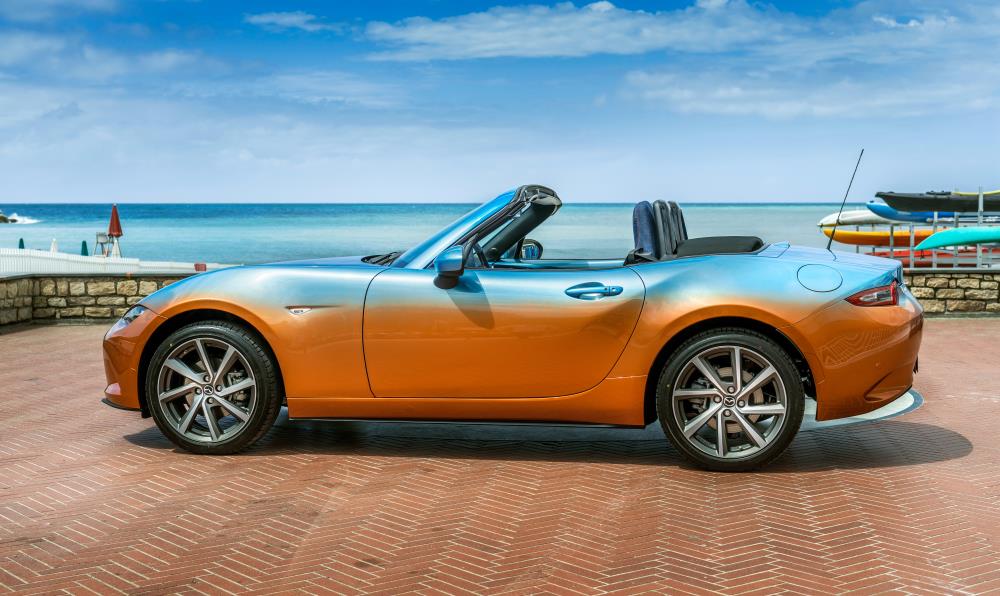 mazda_mx-5_levanto_by_garage_italia_customs_5.jpg