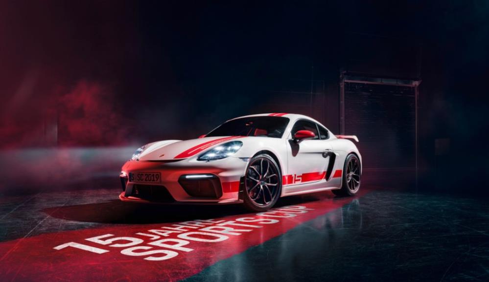 b-Porsche-präsentiert-limitiertes-Sondermodell-im-Rennsport-Design.jpeg