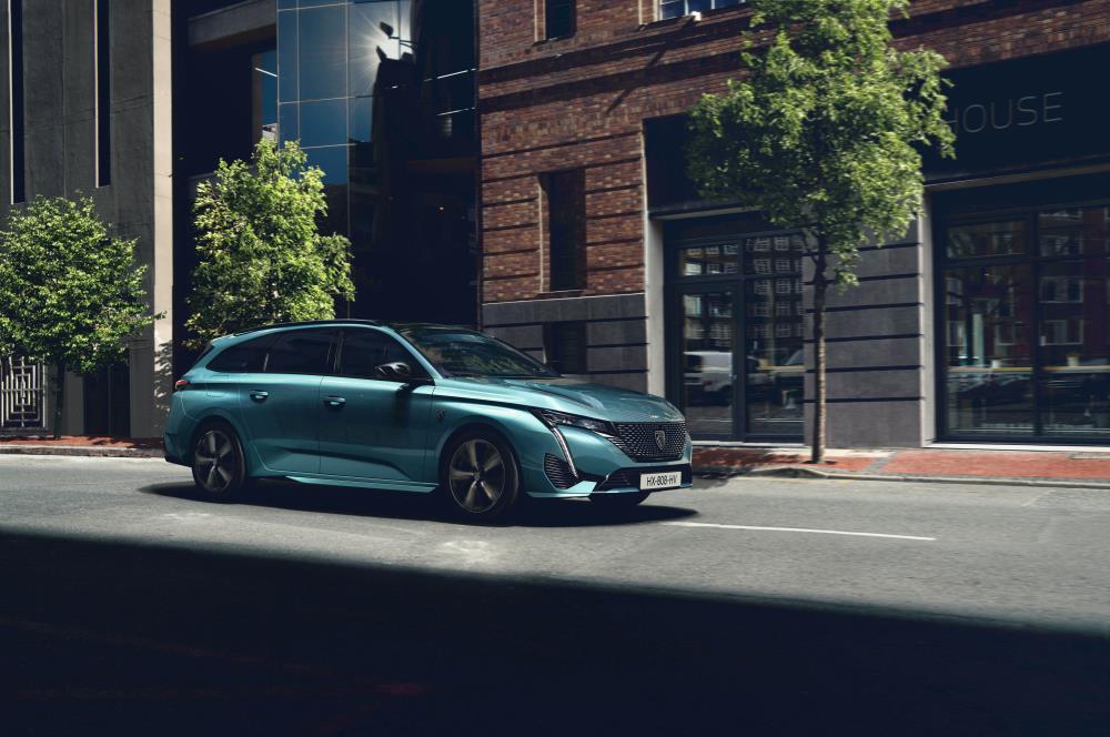 PEUGEOT_308SW_2021_024_FR.jpg