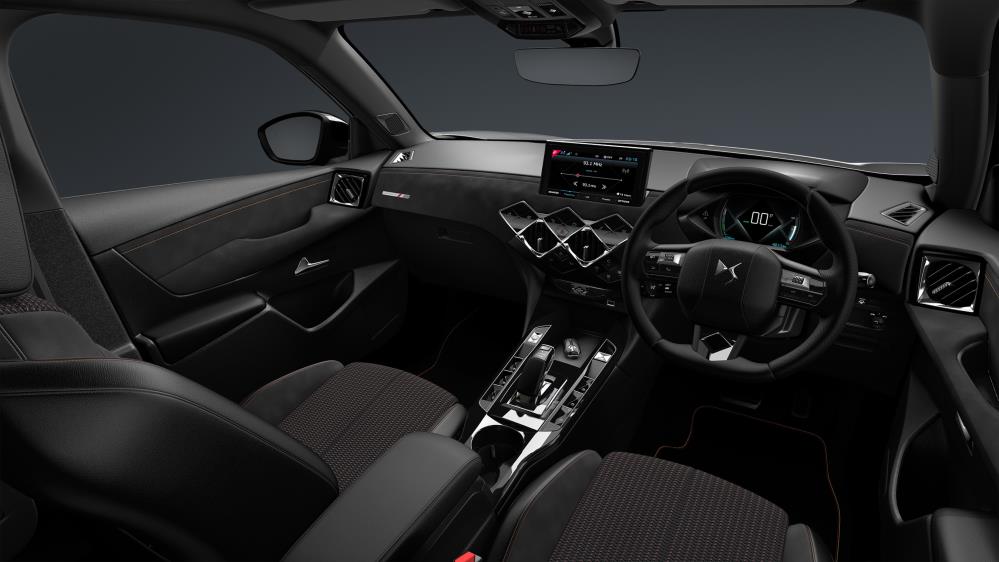 20210705_DS3CROSSBACK_E-TENSE_PERFORMANCE_Line04.jpg