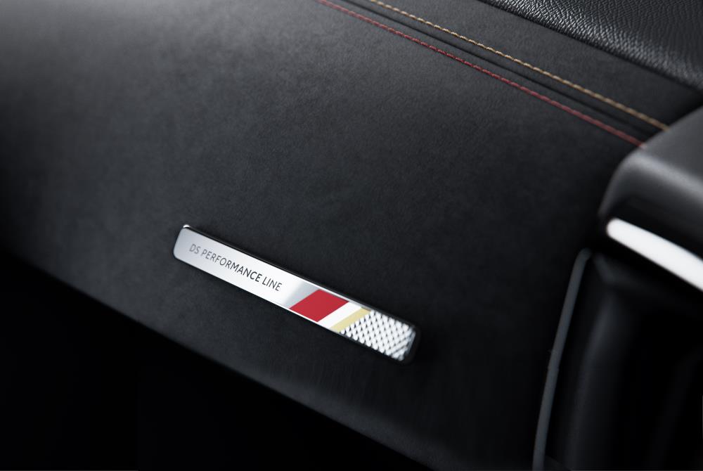 20220106DS3CROSSBACK_PerformanceLine06.jpeg
