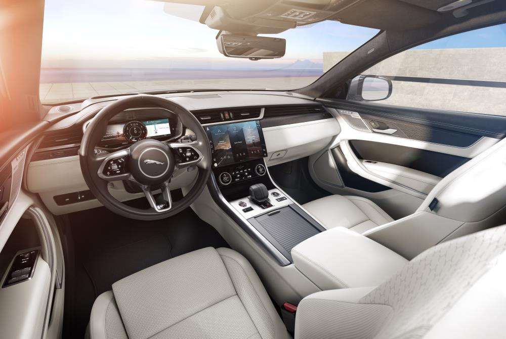 XF_22MY_interior_light oyster_1.jpg