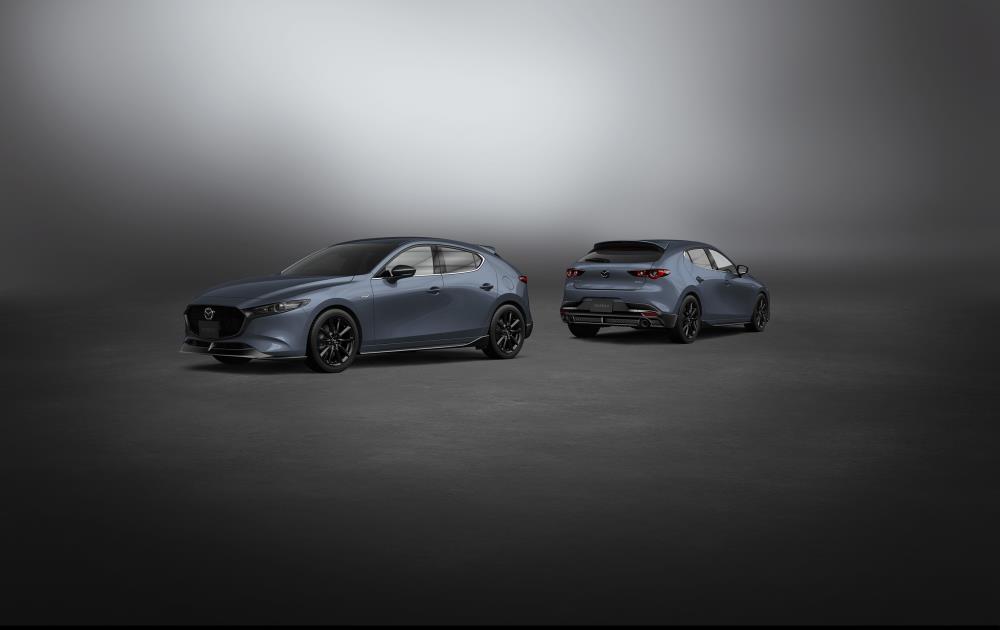 10.mazda3_fb_x_black_tone_edition_aero_parts_l.jpg
