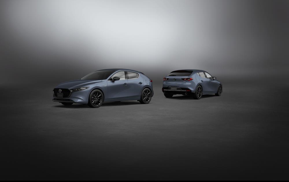 8.mazda3_fb_balck_tone_edition_l.jpg
